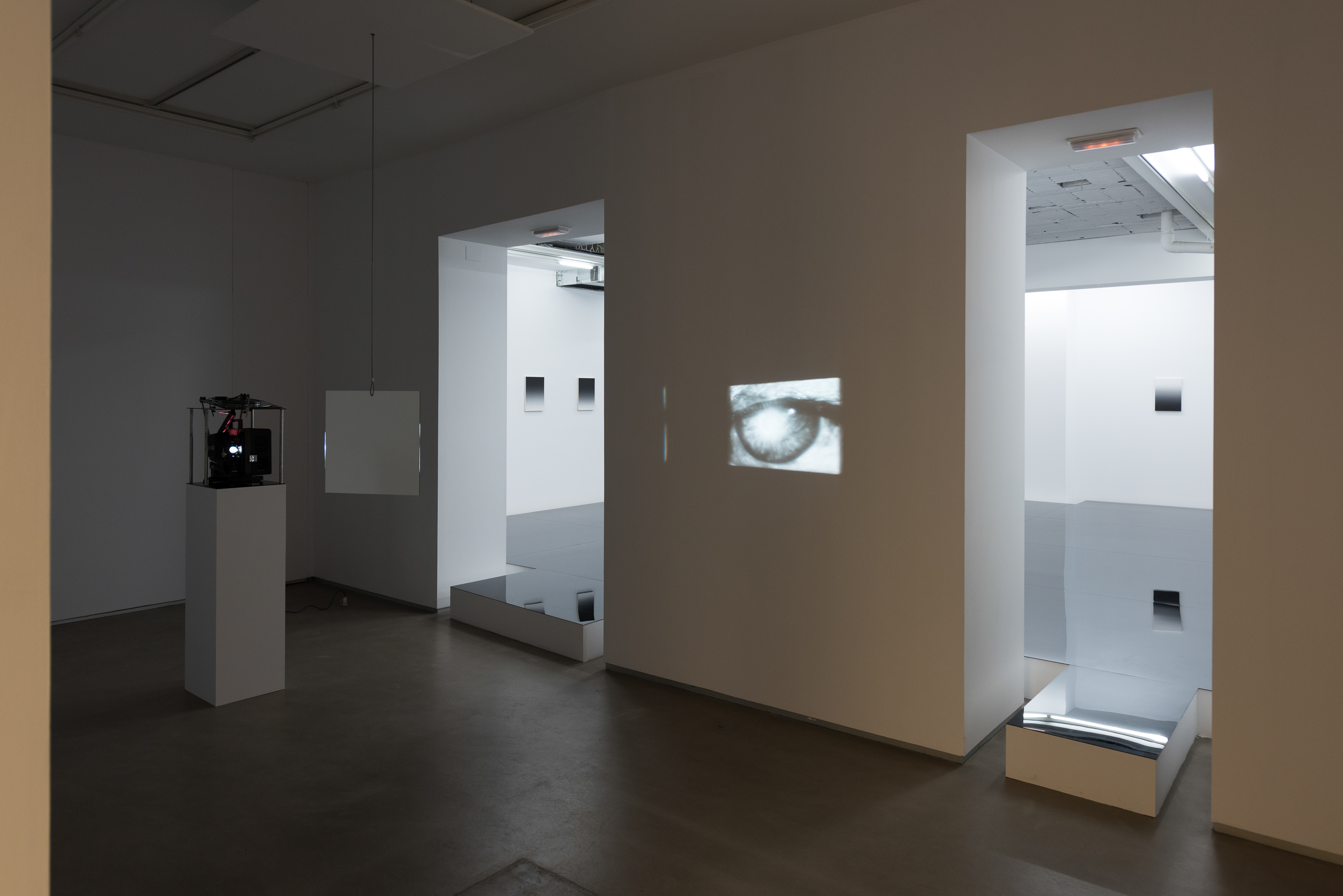 Parra & Romero, exhibition: Tenir pendant que le balancement se meurt (fig. 1)