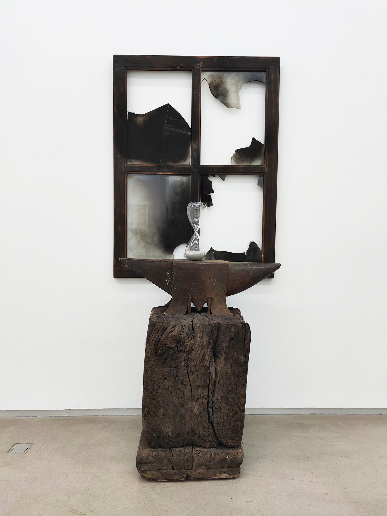 Parra & Romero, exhibition: Claudio Parmiggiani (fig. 4)