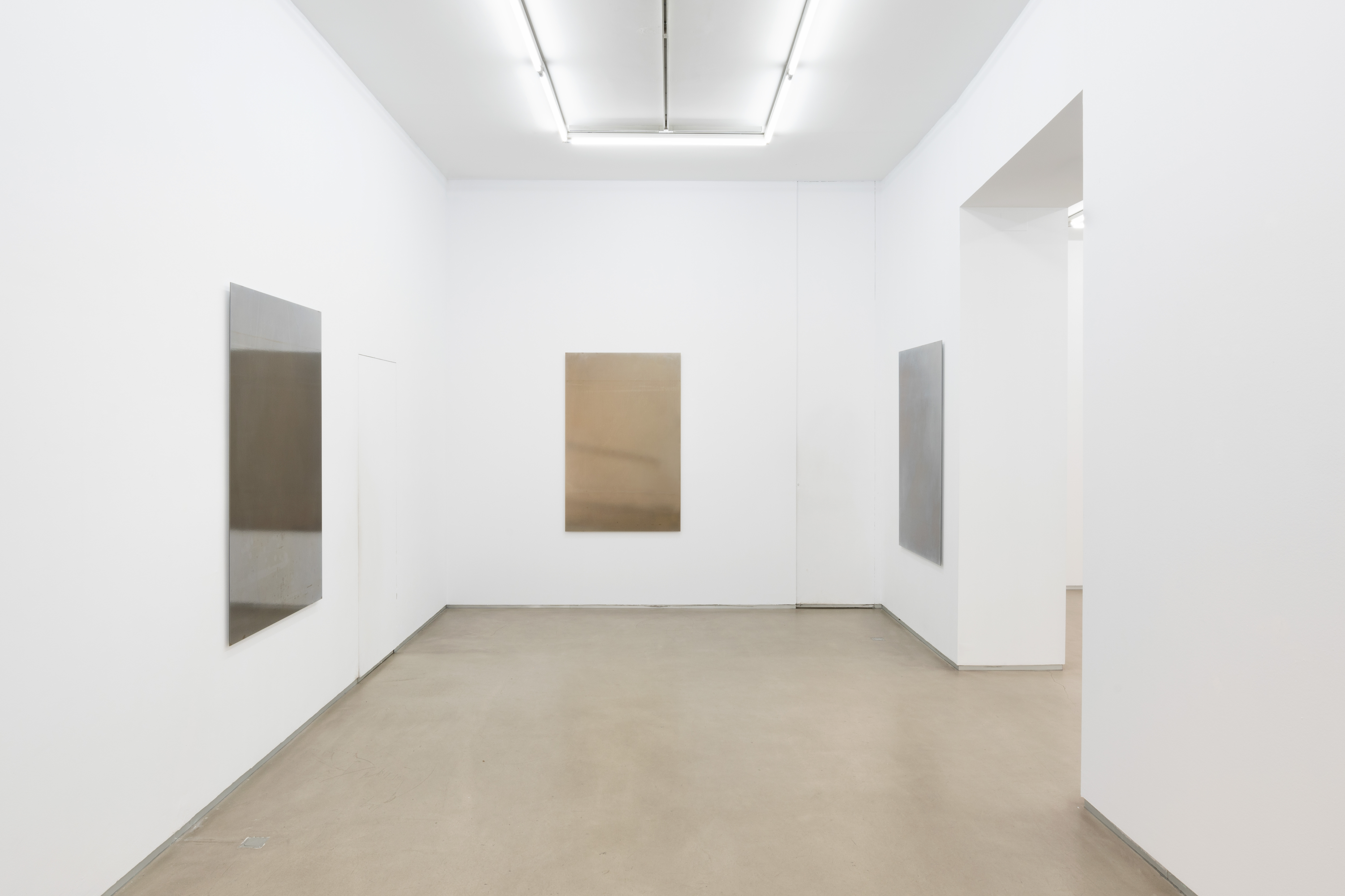 Parra & Romero, exhibition: Liz Deschenes (fig. 2)