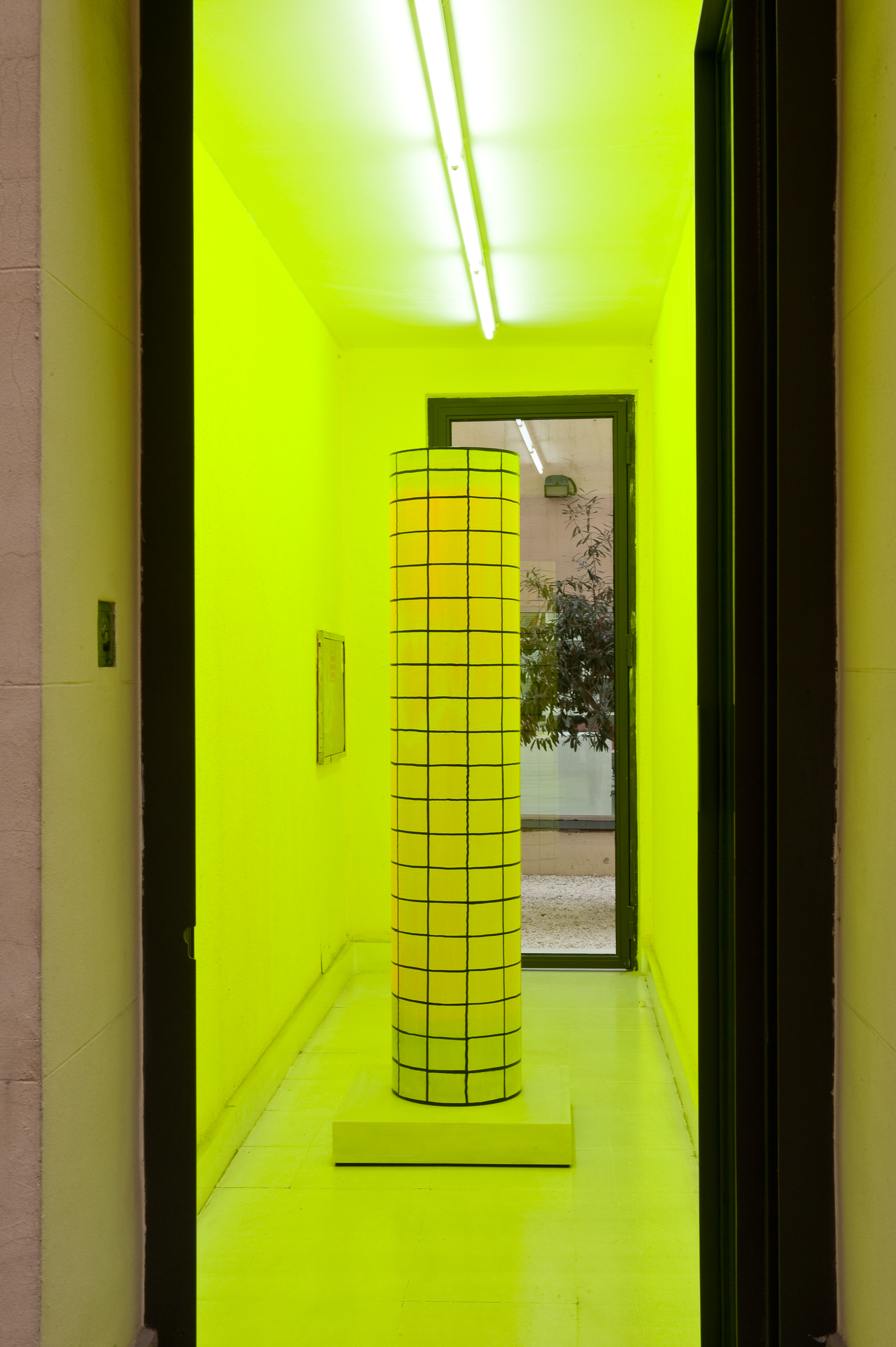 Parra & Romero, exhibition: 15.92 x 16 (fig. 34)