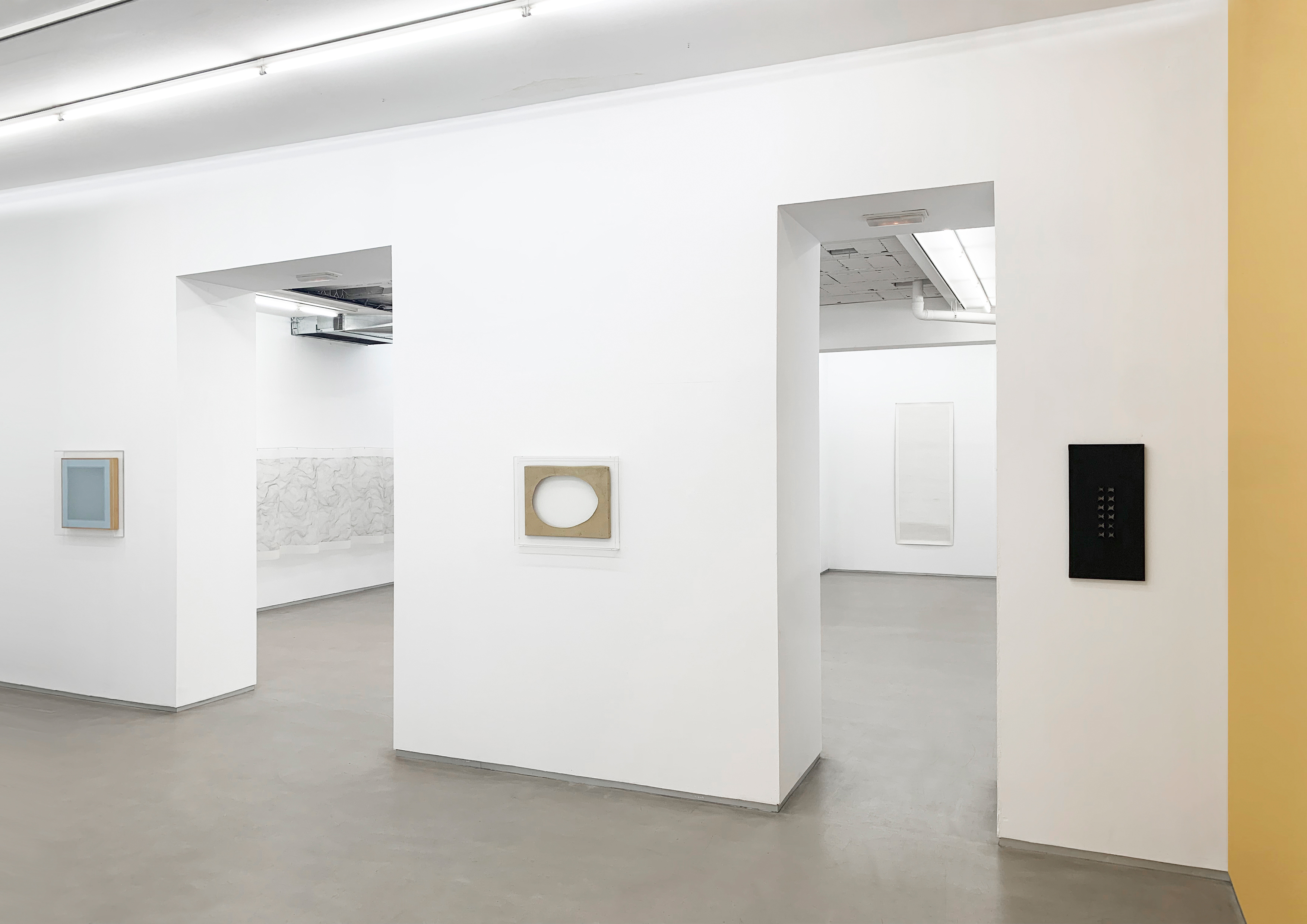 Parra & Romero, exhibition: Dadamaino: 1930-2004. Dal movimiento alla proteste mute (fig. 5)