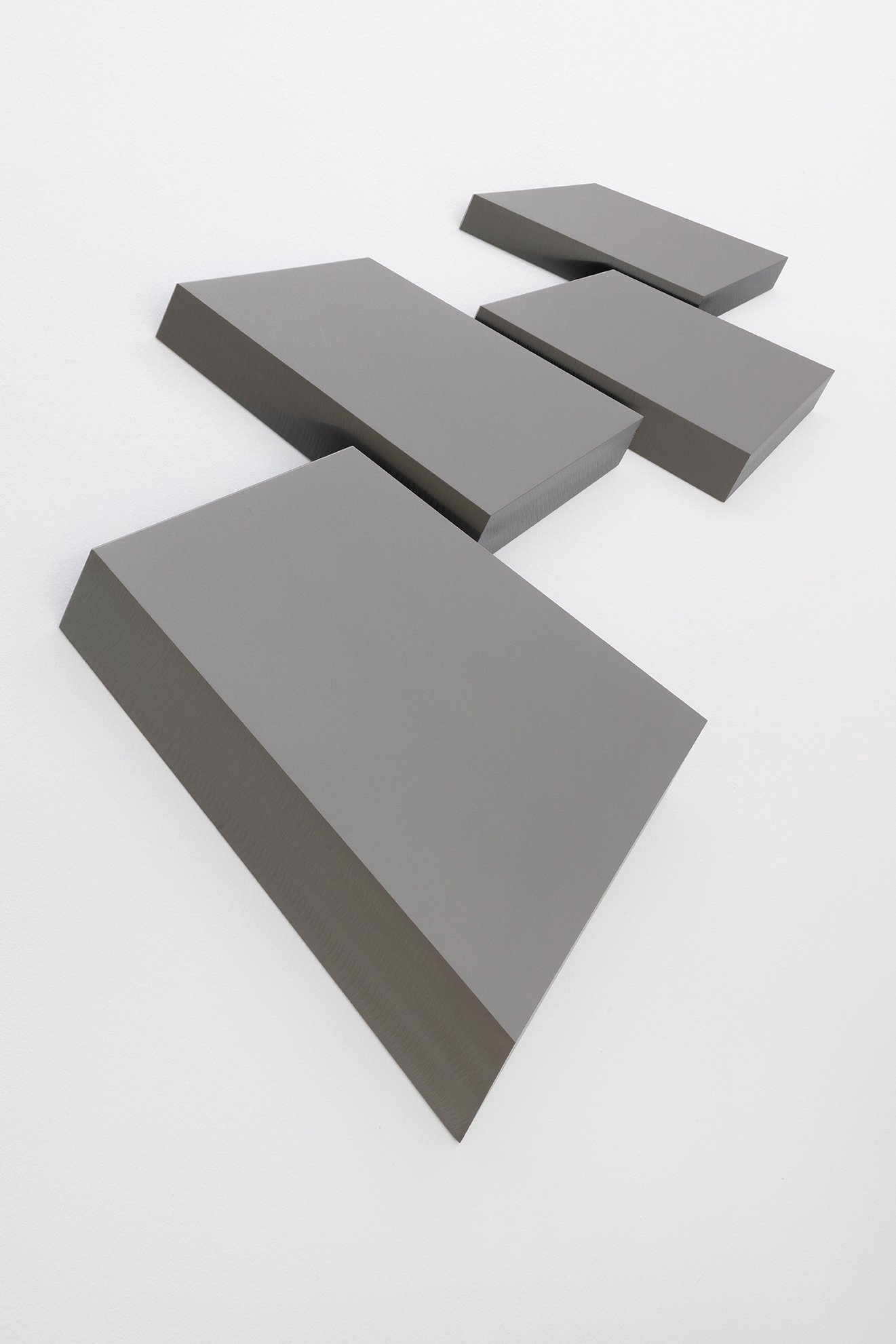 Parra & Romero, exhibition: MODO. To Found, to Cut, to Stack, to Fold and Other Possible Solutions to Alter a Form (fig. 18)